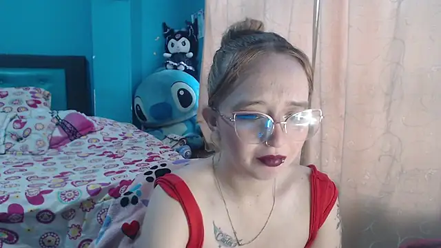 Liaroberts1 online show from February 26, 11:54 am