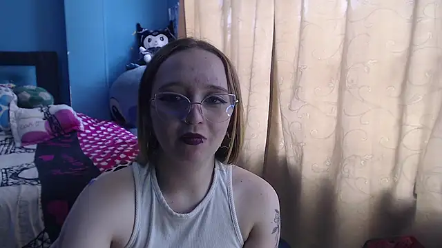 Liaroberts1 online show from March 21, 6:07 pm