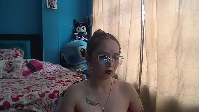 Liaroberts1 online show from February 26, 6:04 pm