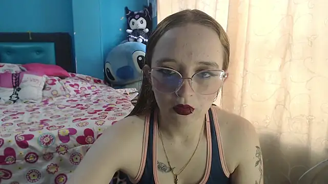 Liaroberts1 online show from February 27, 12:01 pm