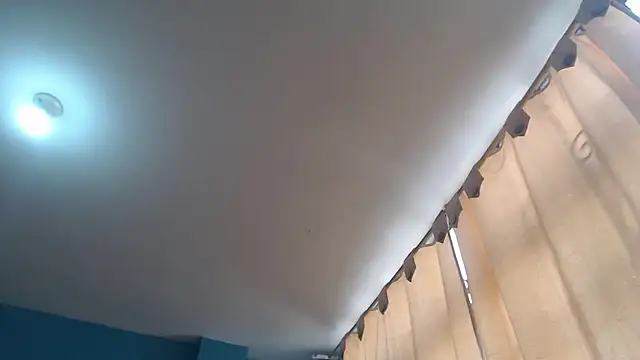 Liaroberts1 online show from February 26, 2:59 pm