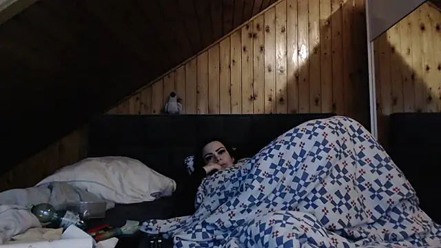 BoeseMoni1998 online show from October 26, 8:42 pm