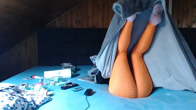 BoeseMoni1998 online show from March 15, 1:40 pm