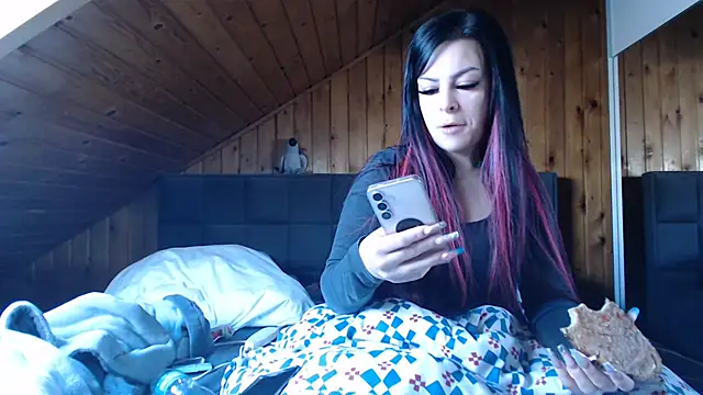 BoeseMoni1998 online show from September 24, 9:05 am