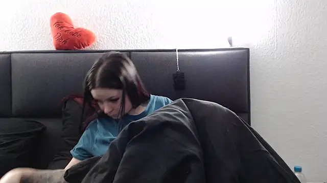 BoeseMoni1998 online show from May 18, 4:56 pm