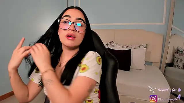 angeel fox online show from December 15, 2:39 am