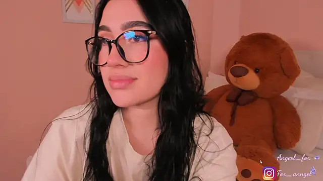 Snapshot of angeel_fox chatting on January 16, 2:26 am angeel fox online show from January 16, 2:26 am