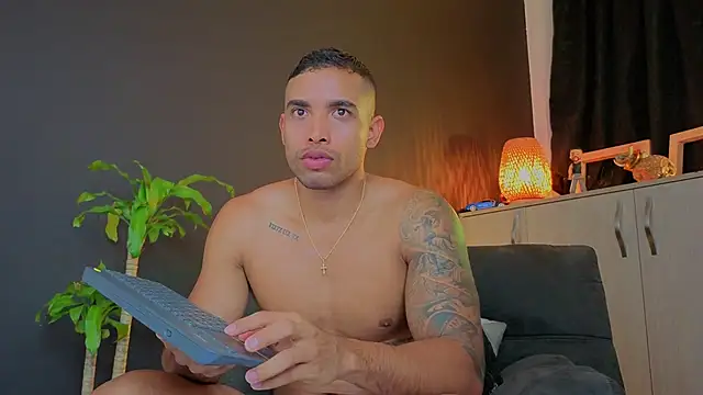 LincomAmith online show from December 18, 4:17 am