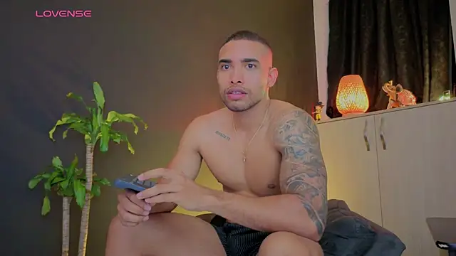 LincomAmith online show from November 11, 10:26 pm