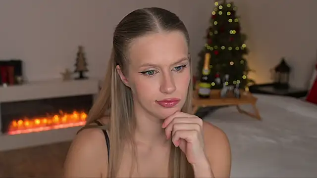 ella twinkl online show from January 10, 7:53 pm