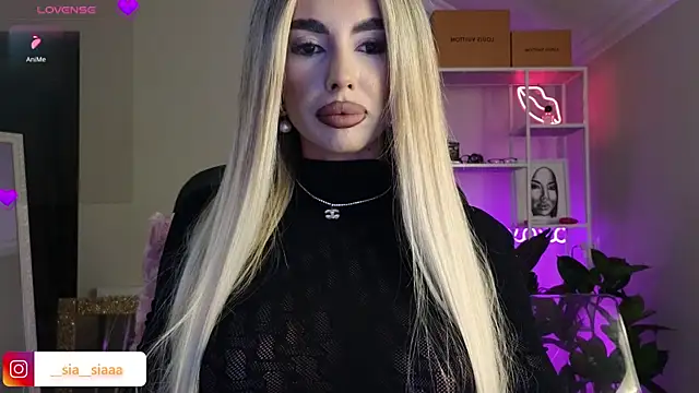 ArianaArianna online show from April 30, 9:30 pm