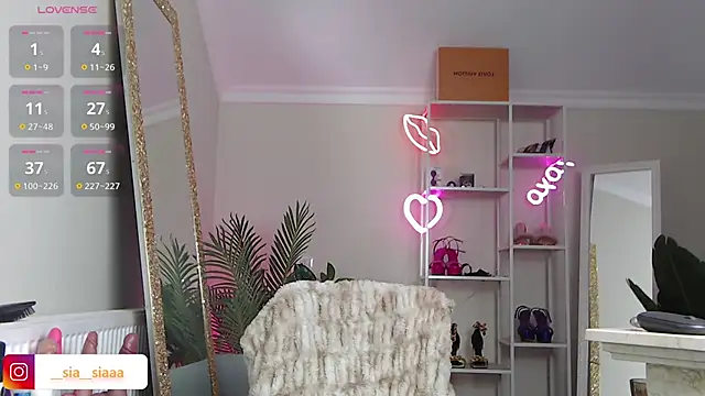 ArianaArianna online show from February 28, 9:42 am