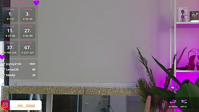 ArianaArianna online show from May 11, 4:04 pm