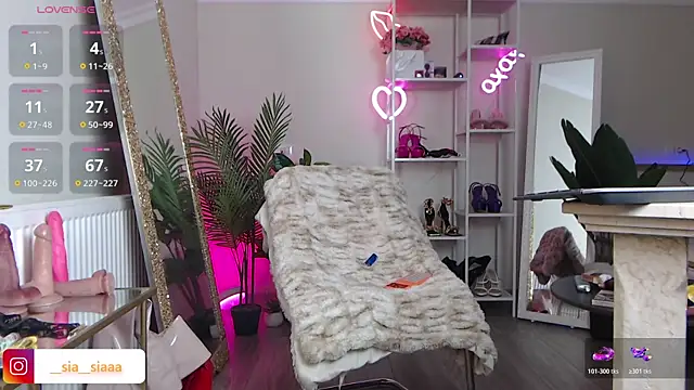 ArianaArianna online show from March 3, 10:00 am