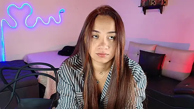 Snapshot of Jules_n_Gia chatting on March 8, 9:18 pm Jules n Gia online show from March 8, 9:18 pm