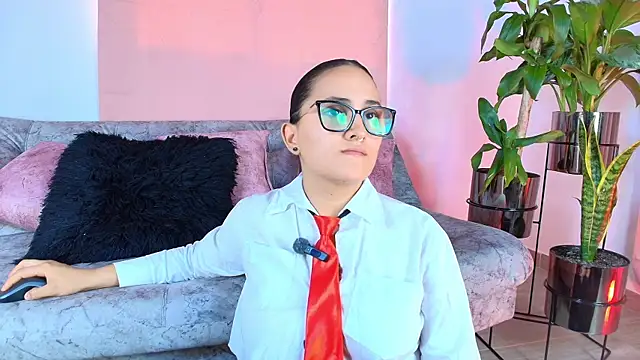 Snapshot of Jules_n_Gia chatting on September 27, 8:59 pm Jules n Gia online show from September 27, 8:59 pm