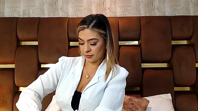 Snapshot of JoannaStanford chatting on September 17, 7:38 pm JoannaStanford online show from September 17, 7:38 pm