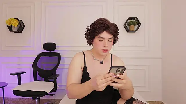 Snapshot of meloddysky chatting on January 14, 7:39 pm meloddysky online show from January 14, 7:39 pm