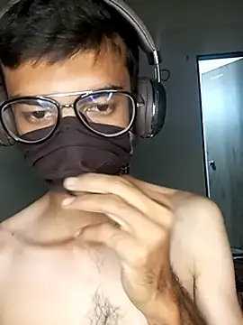 Snapshot of vamphunt130 chatting on March 6, 7:10 pm vamphunt130 online show from March 6, 7:10 pm