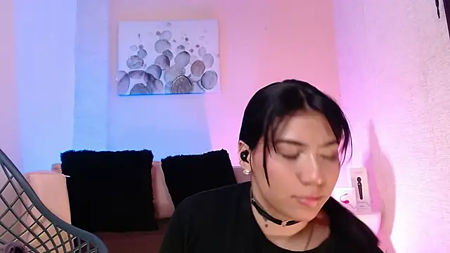 Snapshot of AshleyJones03 chatting on December 3, 1:47 am AshleyJones03 online show from December 3, 1:47 am