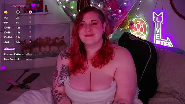 opalreigning online show from December 19, 10:06 am