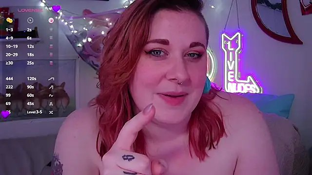 Snapshot of opalreigning chatting on February 7, 12:17 pm opalreigning online show from February 7, 12:17 pm