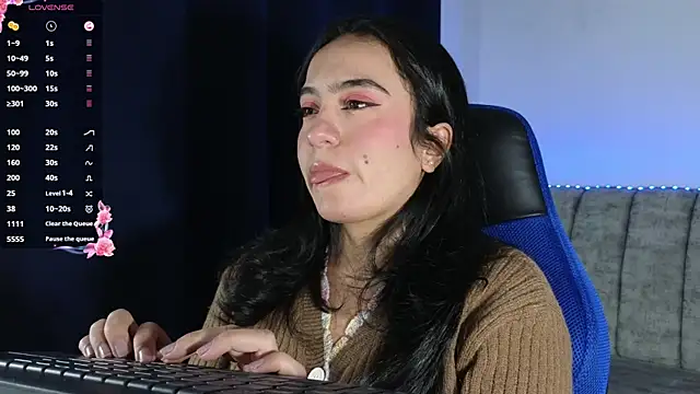 ZaraDames  online show from April 7, 3:08 am