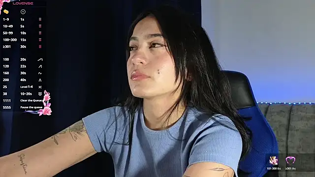 ZaraDames  online show from April 29, 6:06 am