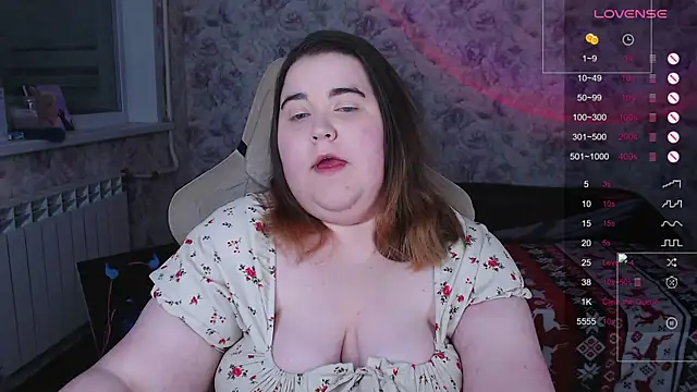 Estelle Hicks online show from November 26, 6:19 pm