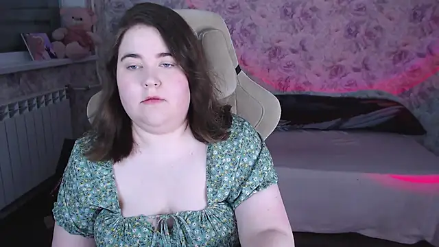 Estelle Hicks online show from May 8, 6:56 pm