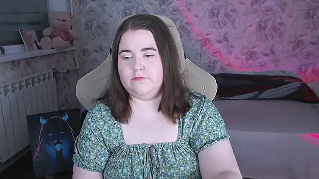 Estelle Hicks online show from May 30, 6:57 pm
