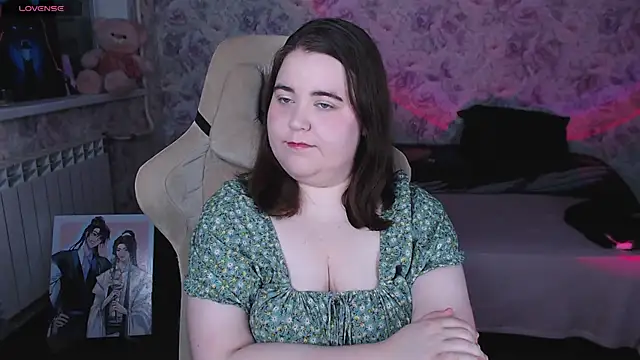 Snapshot of Estelle_Hicks chatting on July 9, 7:13 pm Estelle Hicks online show from July 9, 7:13 pm