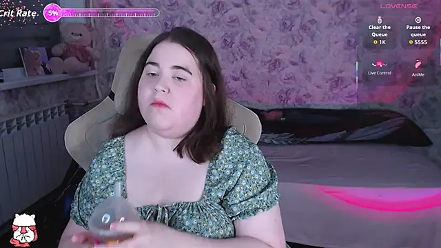 Estelle Hicks online show from May 16, 7:02 pm