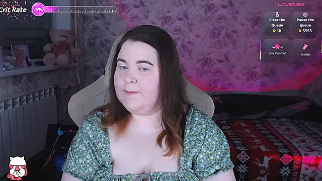 Snapshot of Estelle_Hicks chatting on February 17, 6:38 pm Estelle Hicks online show from February 17, 6:38 pm