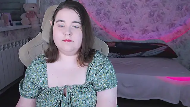 Estelle Hicks online show from March 28, 6:53 pm