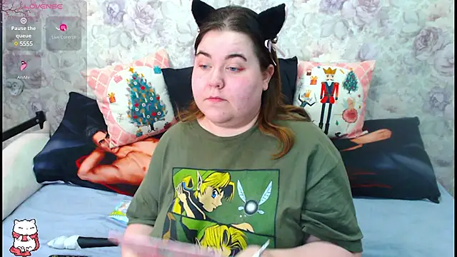 Snapshot of Estelle_Hicks chatting on February 17, 6:17 pm Estelle Hicks online show from February 17, 6:17 pm