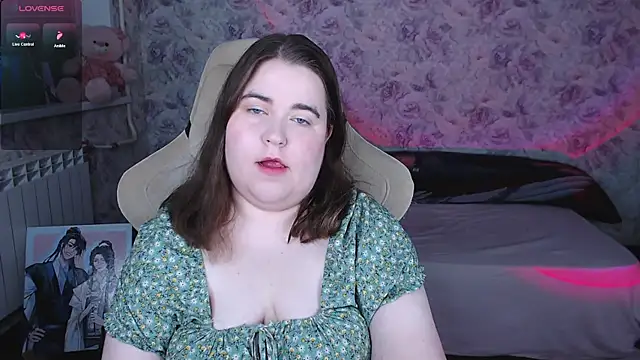 Snapshot of Estelle_Hicks chatting on June 24, 7:22 pm Estelle Hicks online show from June 24, 7:22 pm