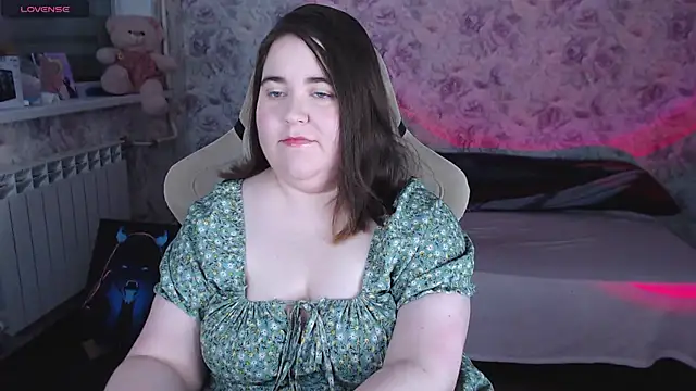 Estelle Hicks online show from April 29, 7:09 pm
