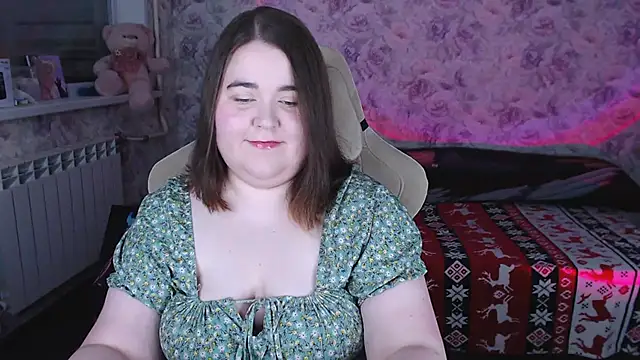 Estelle Hicks online show from March 18, 6:42 pm