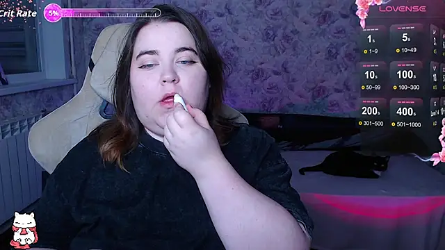 Snapshot of Estelle_Hicks chatting on September 19, 6:12 pm Estelle Hicks online show from September 19, 6:12 pm