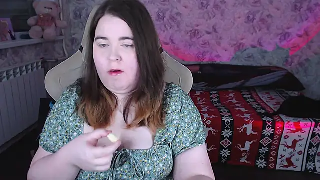 Snapshot of Estelle_Hicks chatting on February 23, 6:30 pm Estelle Hicks online show from February 23, 6:30 pm