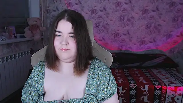 Estelle Hicks online show from March 9, 6:44 pm