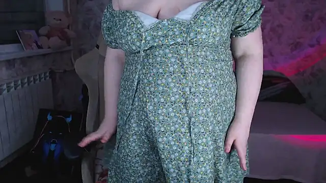 Estelle Hicks online show from May 3, 6:55 pm