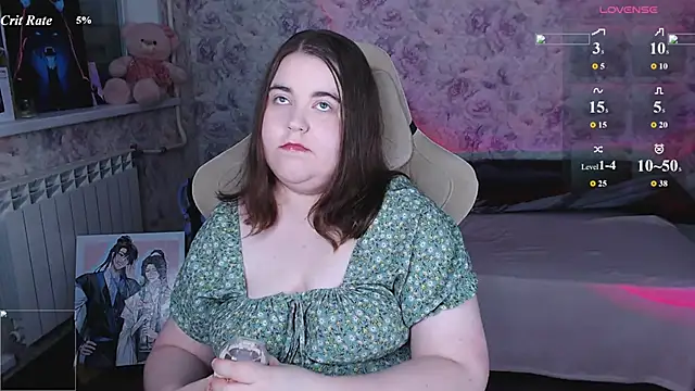 Snapshot of Estelle_Hicks chatting on June 17, 7:24 pm Estelle Hicks online show from June 17, 7:24 pm