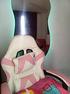 LittleEmmaa online show from February 1, 8:56 am