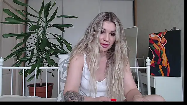 Snapshot of ShyEvaa chatting on June 1, 6:24 am ShyEvaa online show from June 1, 6:24 am