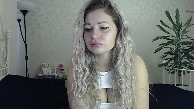 ShyEvaa online show from September 21, 5:01 am