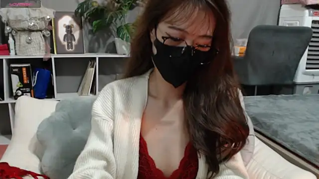 Snapshot of _minji_bae chatting on December 24, 7:28 am  minji bae online show from December 24, 7:28 am