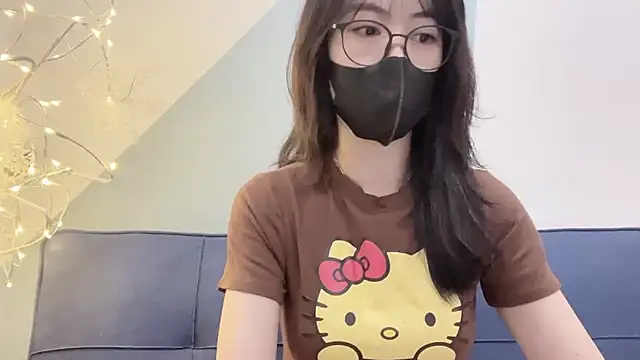 Snapshot of _minji_bae chatting on December 4, 2:16 pm minji bae online show from December 4, 2:16 pm