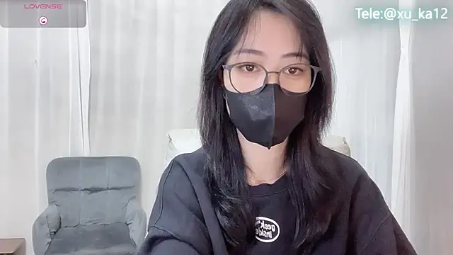 Snapshot of _minji_bae chatting on October 26, 6:19 pm minji bae online show from October 26, 6:19 pm